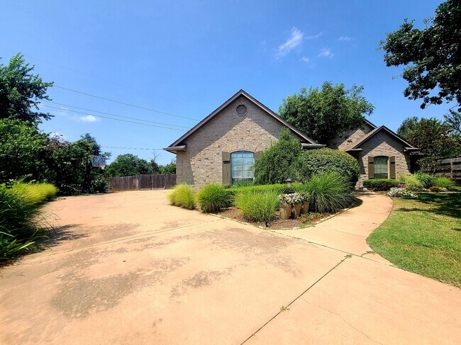 Building Photo - 413 Hamptonridge Rd