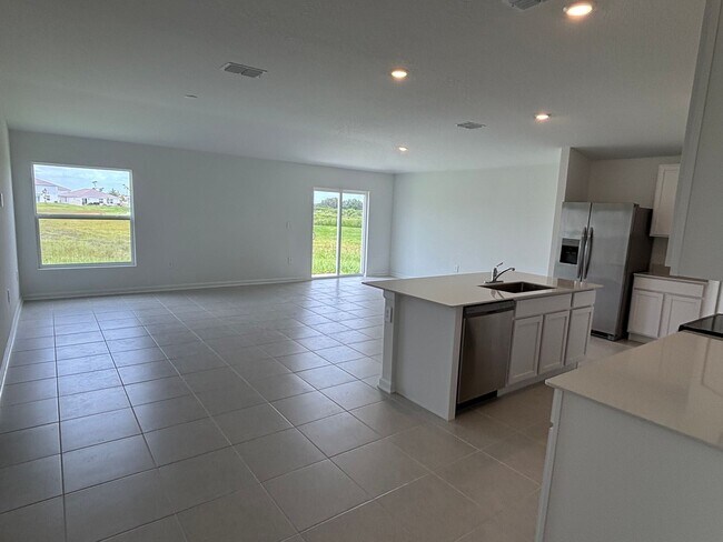Foto del edificio - Welcome to Your Dream Home in Eagle Lake