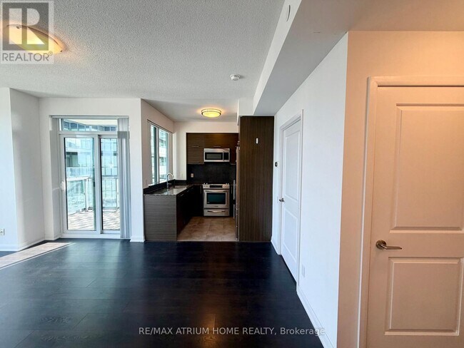 Photo du bâtiment - 5162 Yonge St