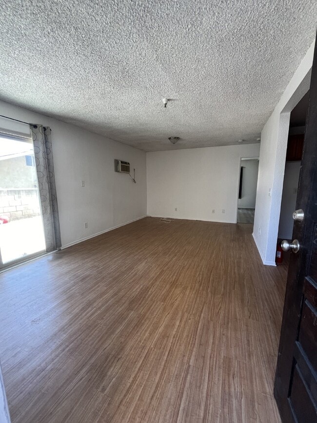 Building Photo - 1016 Benito Ave