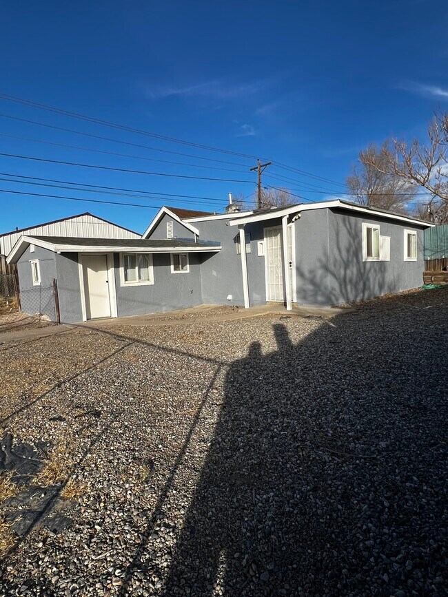 Building Photo - 1115 E Ash St