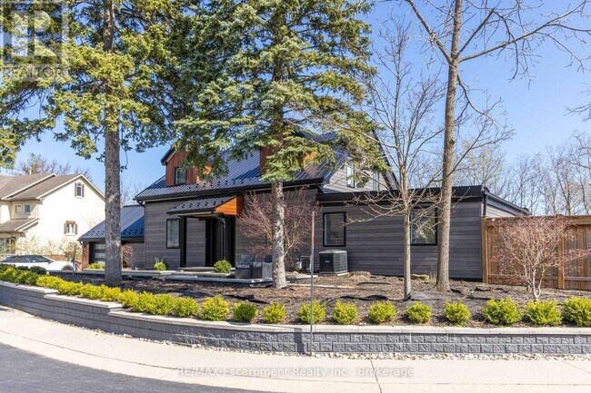 Photo du bâtiment - 676 Bay Shore Blvd