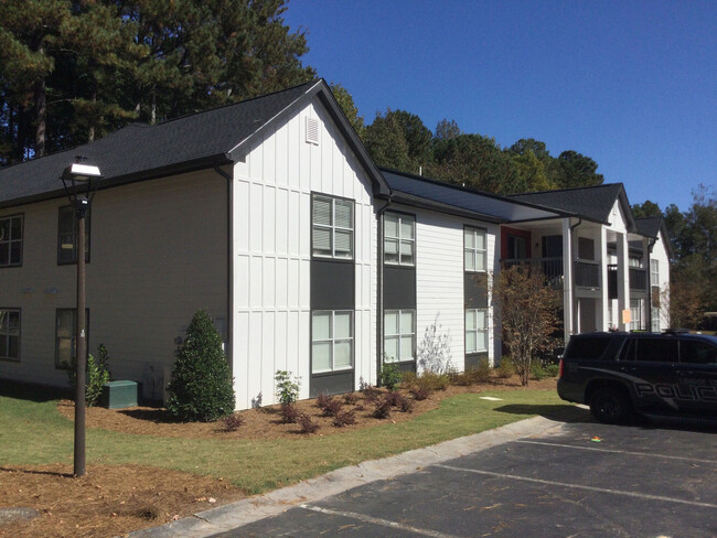 Building Photo - The Oakley Apartments