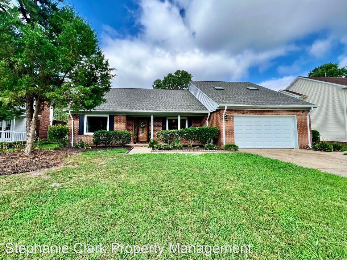 Primary Photo - 4 br, 2 bath House - 1669 Devon Way