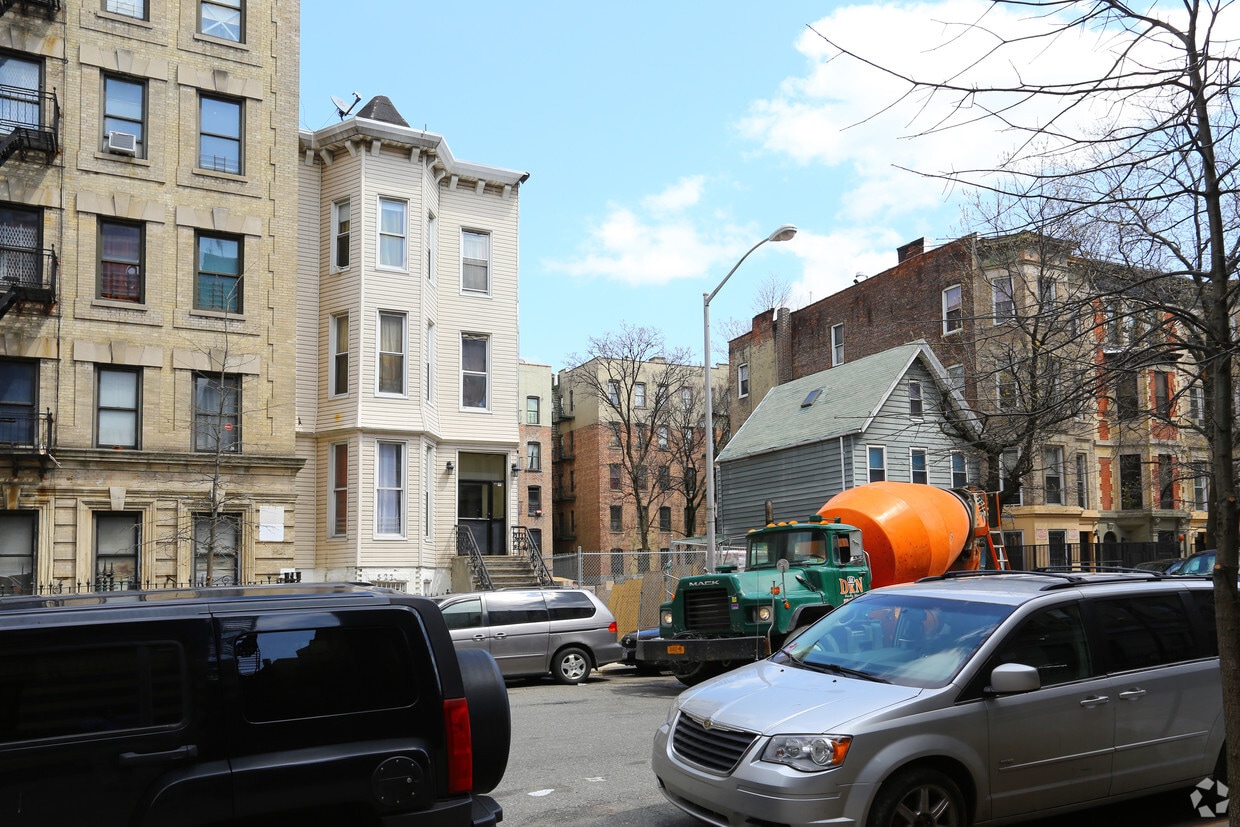 Primary Photo - 525 W 173rd St