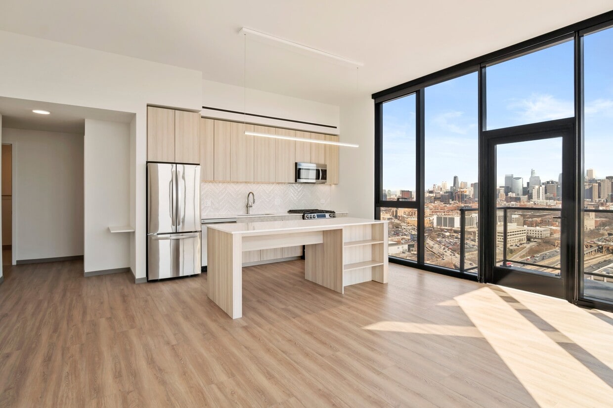 Photo - 520 S Damen Ave (Chicago, IL)
