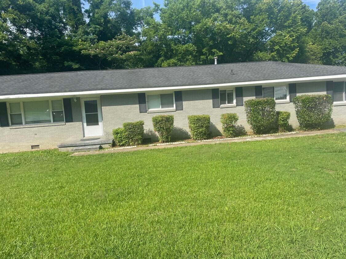 Front - 3816 Bennett Rd