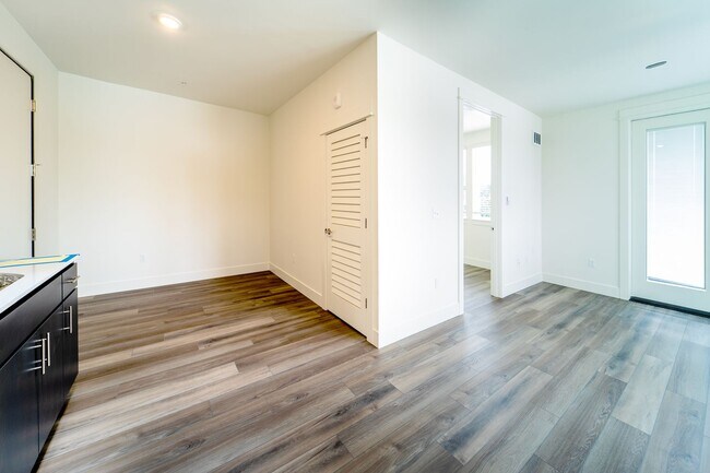 Foto del interior - Janie Apartments - Free internet!