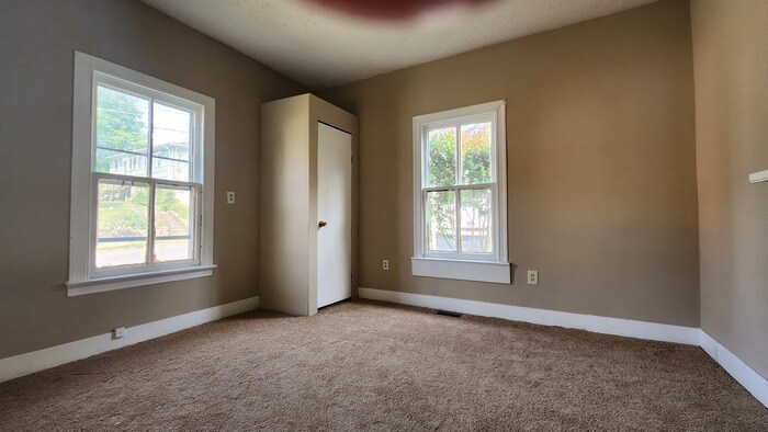 Building Photo - Tree Streets Cottage for Lease