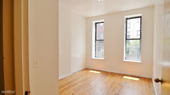 Foto del edificio - 115 W 137th St