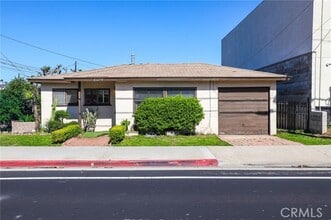 Building Photo - 8075 Yorktown Ave