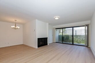 Building Photo - 380 Vallejo Dr