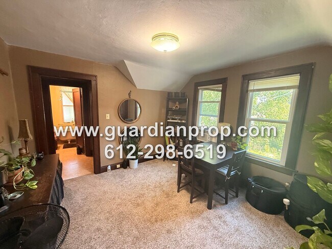 Foto del edificio - 1333 W James Ave