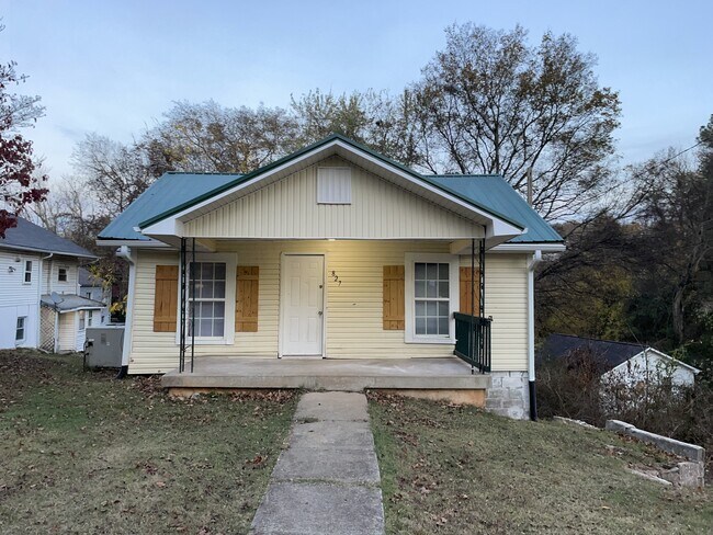 Building Photo - 827 Cumberland Dr