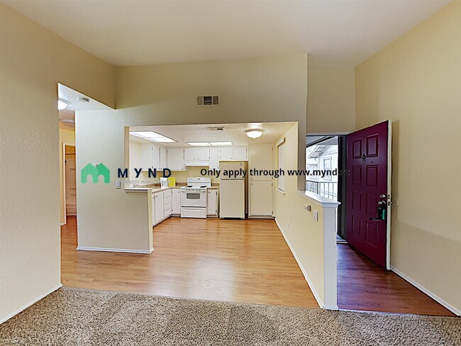 Building Photo - 1 br, 1 bath  - 4930 College Oak Dr Apt 34