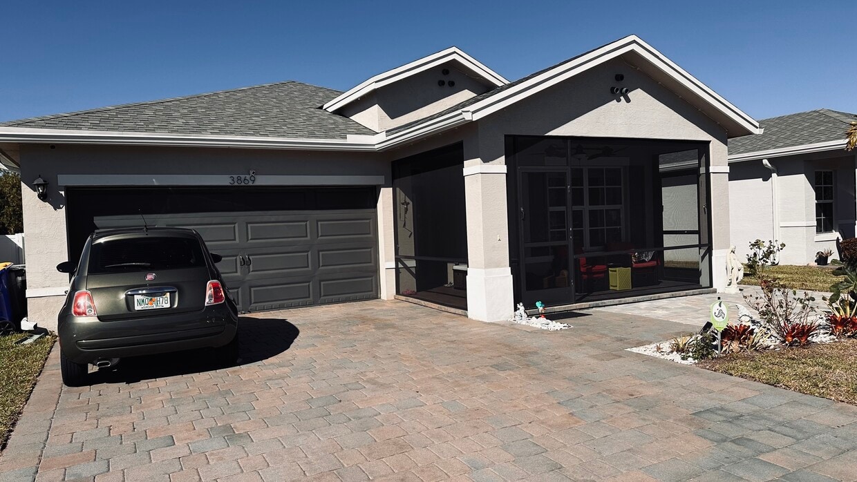 Photo - 3869 SE Lee St (Stuart, FL)