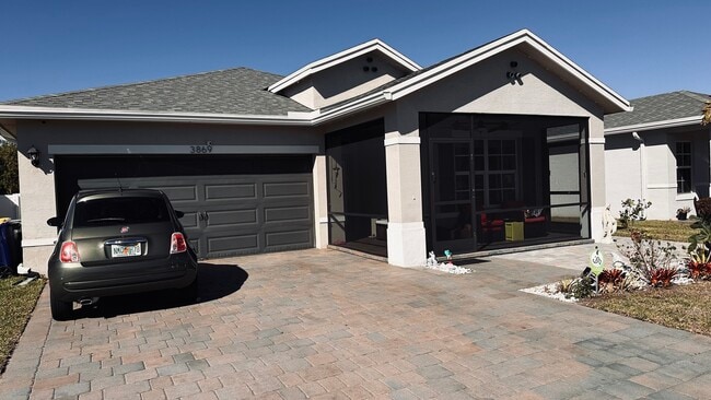 Photo - 3869 SE Lee St House