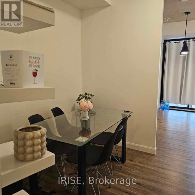 Building Photo - 7 Erie Ave