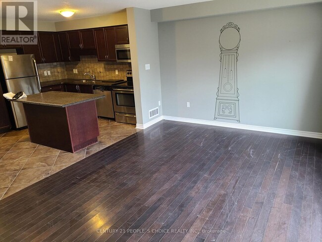 Building Photo - 535 Margaret St