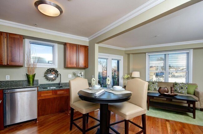 Foto del edificio - Centrally Located 1BR/1BA on Penn Ave Capi...