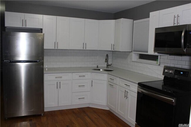 Foto del edificio - 846 Roosevelt St