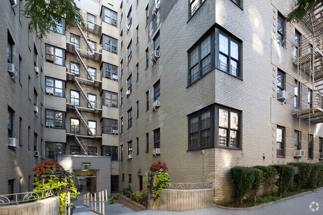 Foto del edificio - 570 Fort Washington Ave