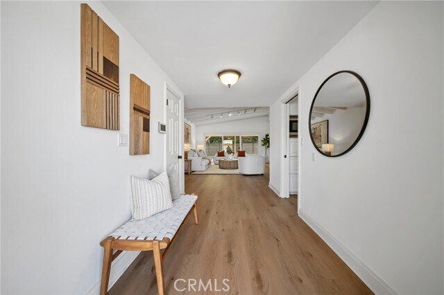 Foto del edificio - 23000 Brenford St