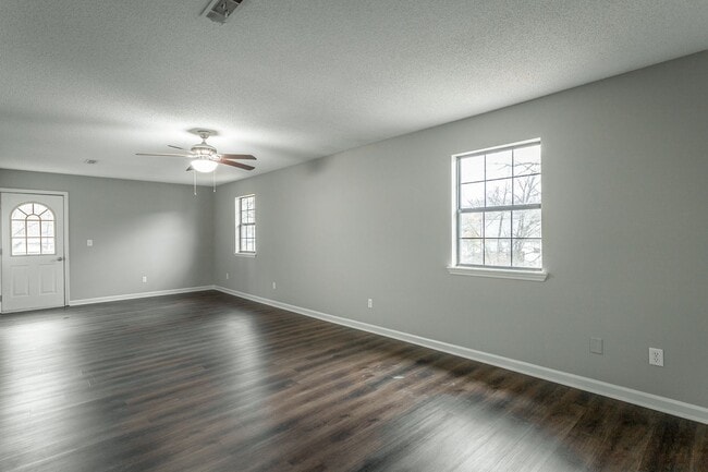 Building Photo - 1109 McBrien Rd
