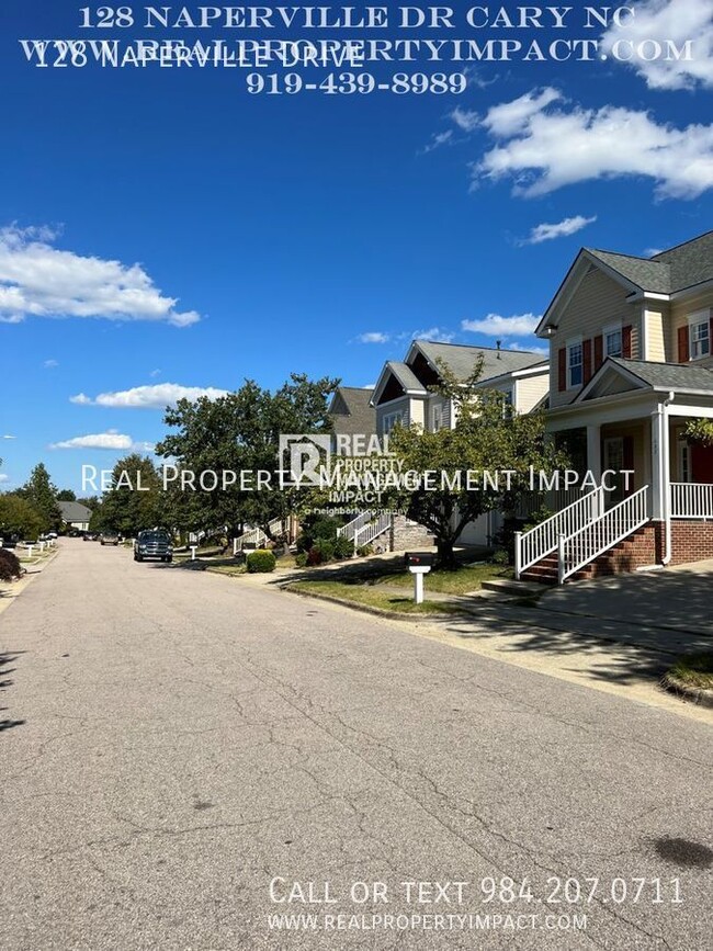 Building Photo - Beautiful 4 Bedroom 2.5 Bath with welcomin...