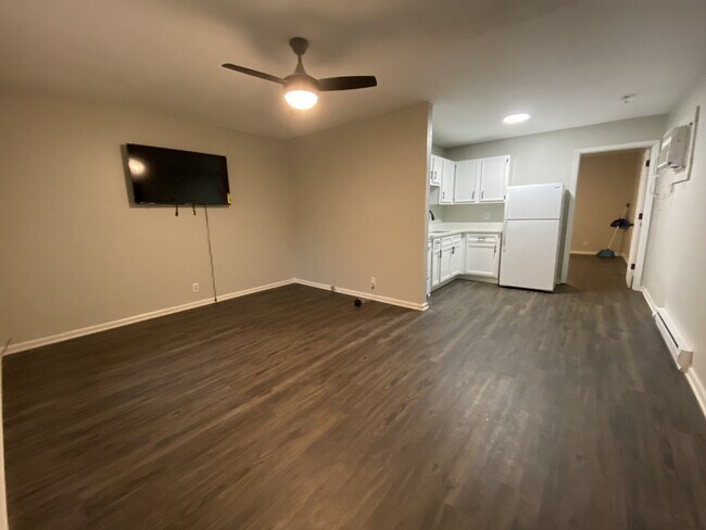 Foto del edificio - 215 Bakertown Rd