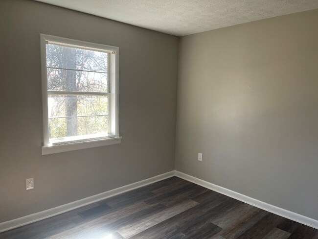 Foto del edificio - 305 Houseal St