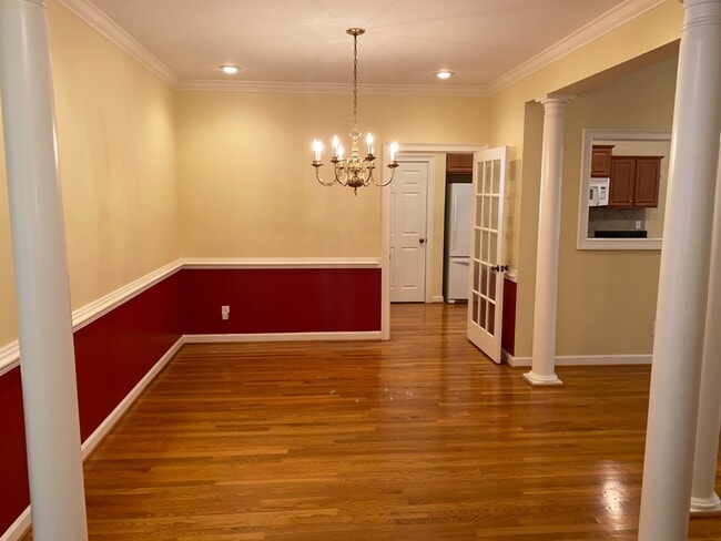 Building Photo - 606 Trillium Ct