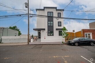 Building Photo - 6719 Meadowview Ave