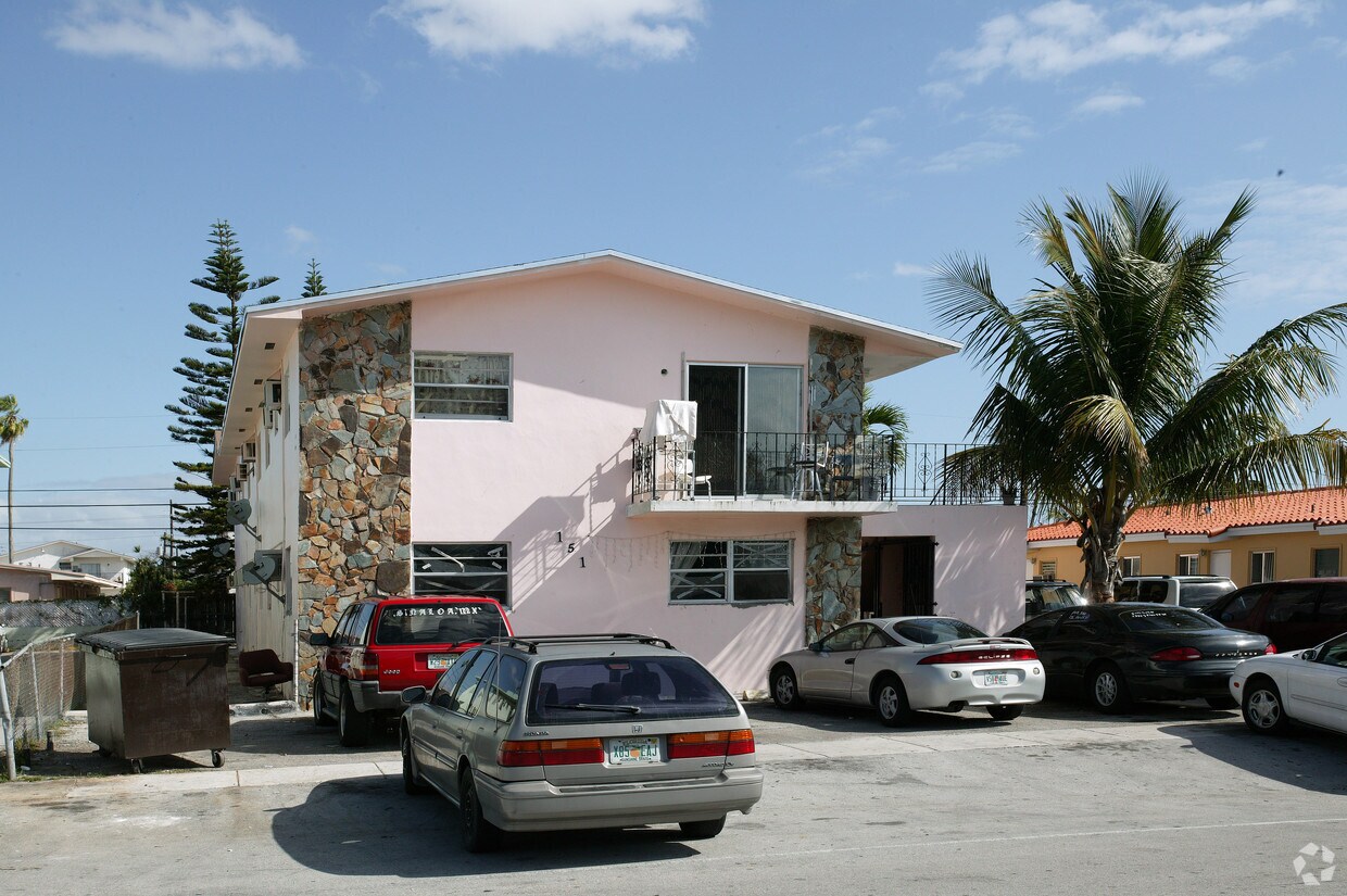 Building Photo - 151 W 11th St