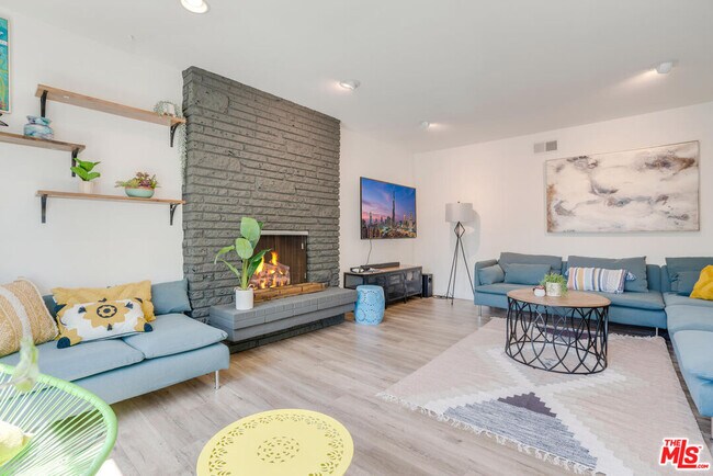 Foto del edificio - 5343 Tendilla Ave