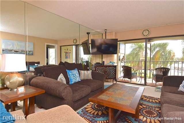 Building Photo - 6361 Bahia del Mar Blvd