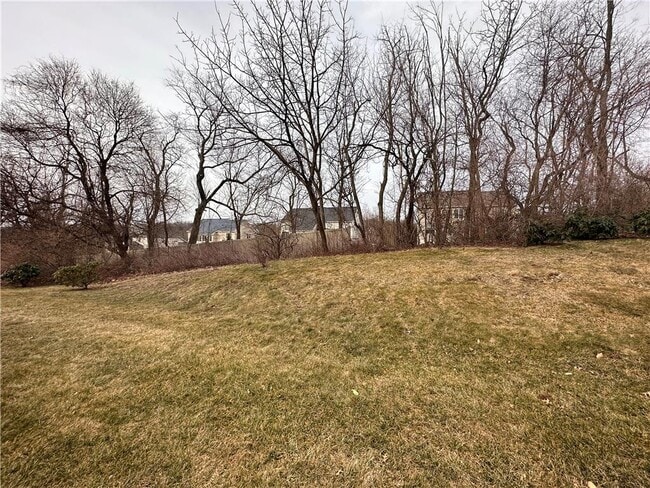 Building Photo - 5970 Saratoga Ln
