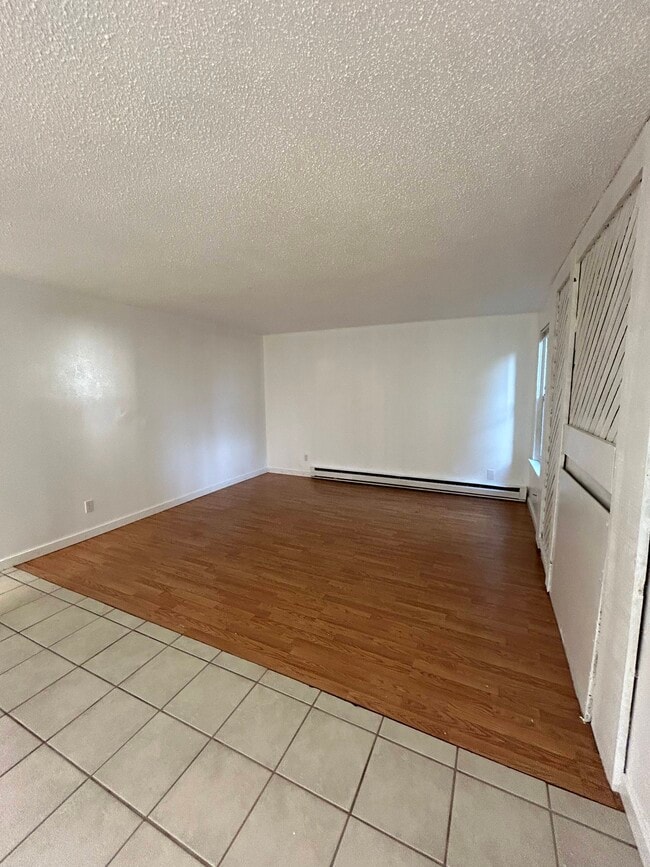 Building Photo - 4401 Saratoga Pl NE