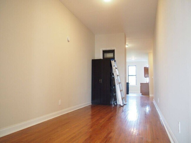 Building Photo - 1501 Broadway