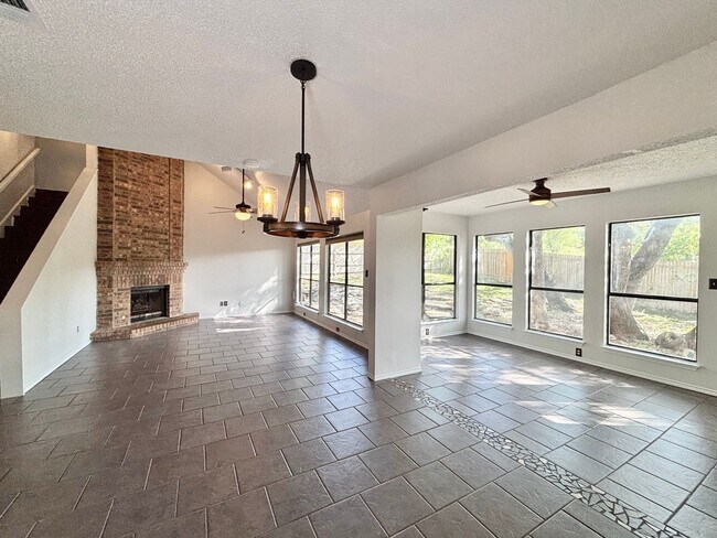 Foto del edificio - 15606 Knollhollow-