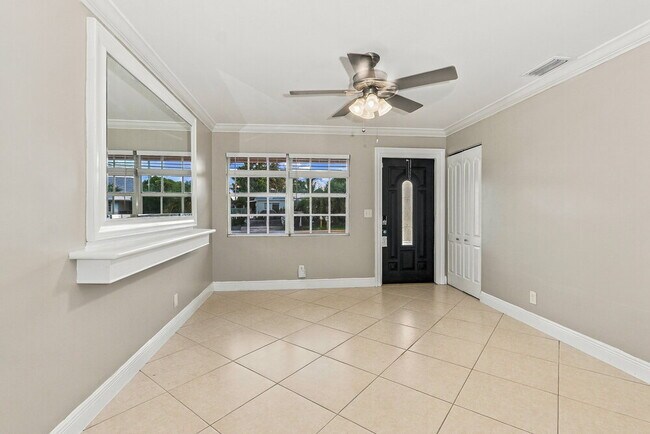 Foto del edificio - 3835 Holiday Rd