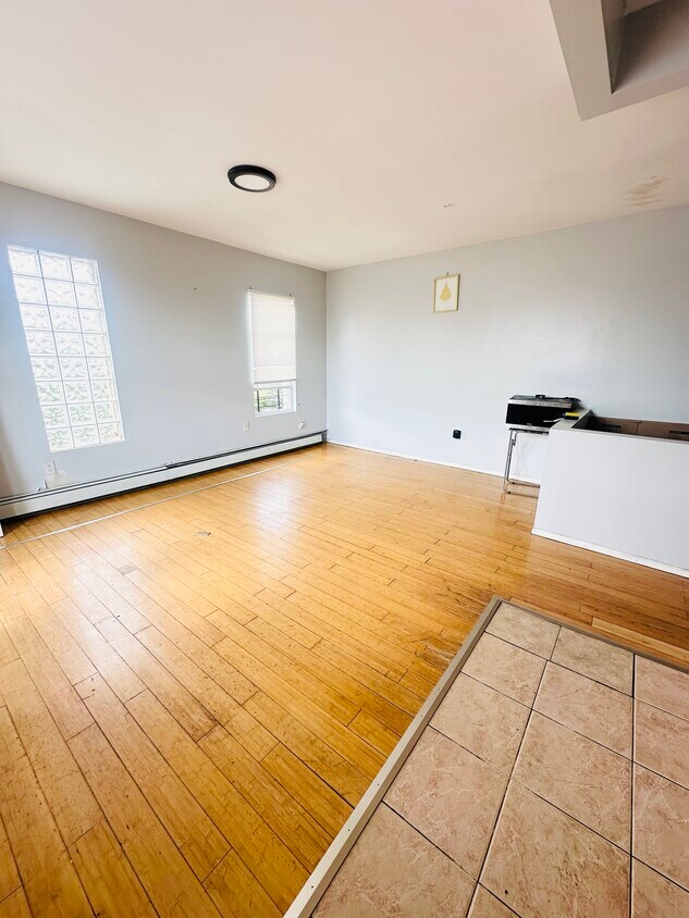 Foto principal - 9202 Avenue K