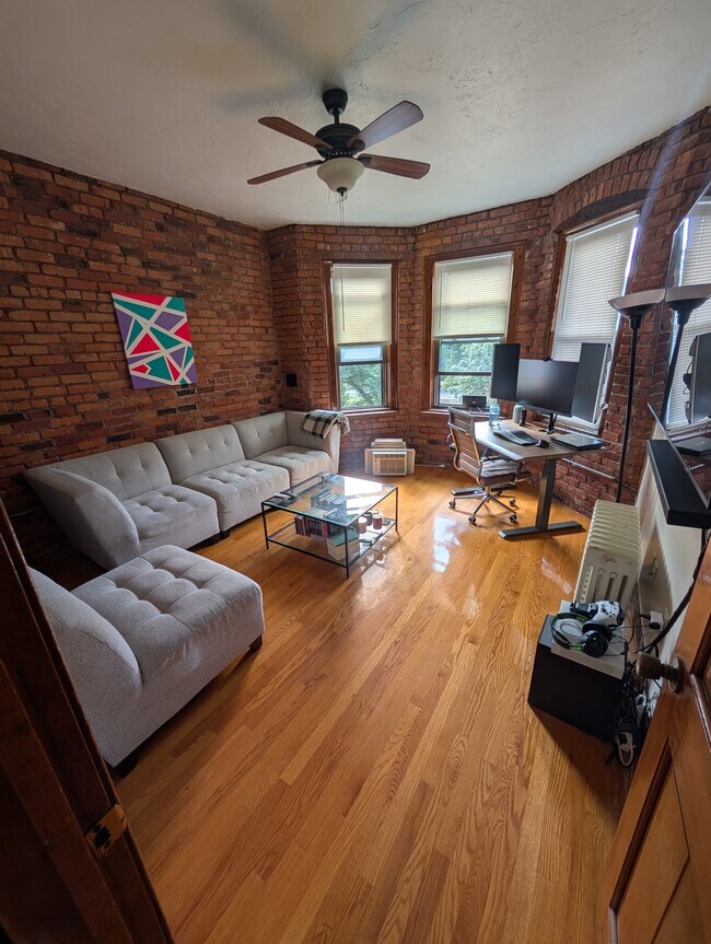 Foto del edificio - 219 Park Dr