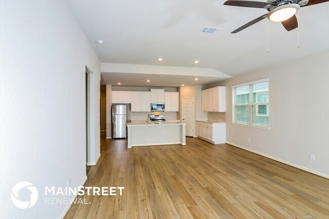 Foto del edificio - 9219 Dak Ave.