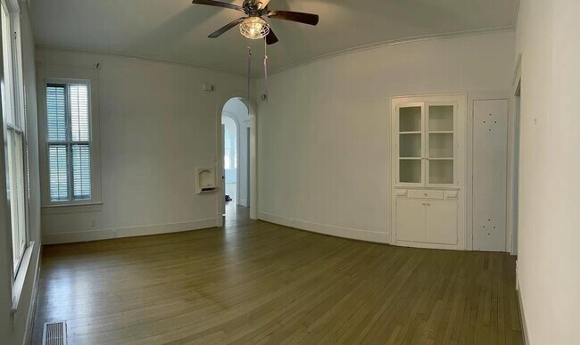 Building Photo - 1105 Market St