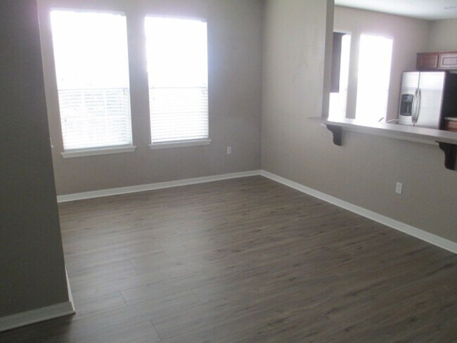 Building Photo - 3 Bed 2.5 Bath for rent in Harmony