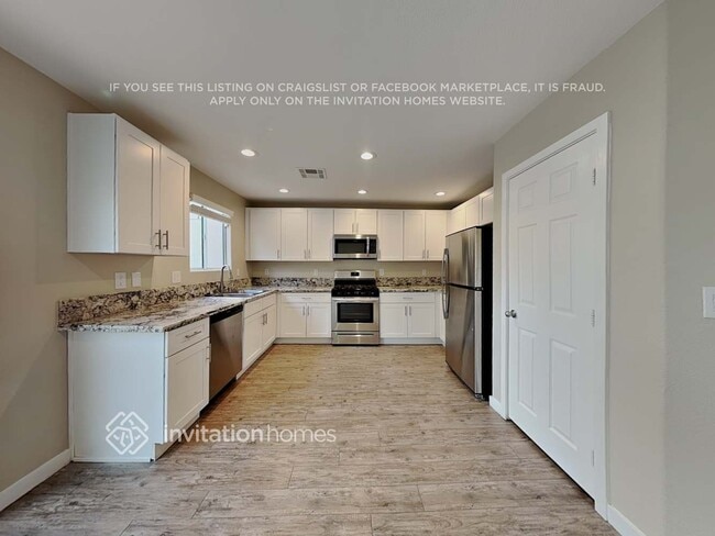 Building Photo - 10437 Chandra Ave