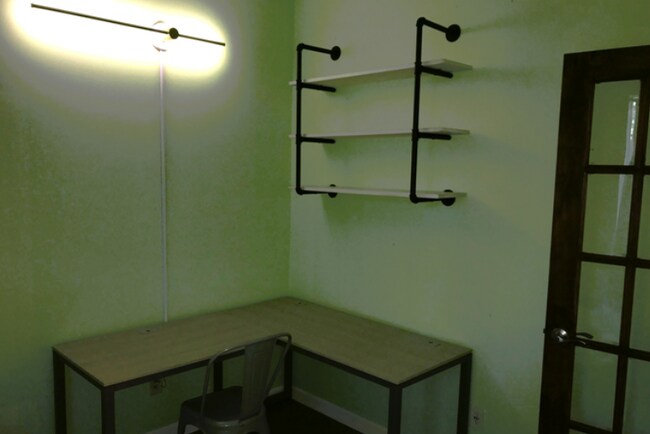 2BR with large WFH/desk area, ample storage - 4210 Wilshire Blvd