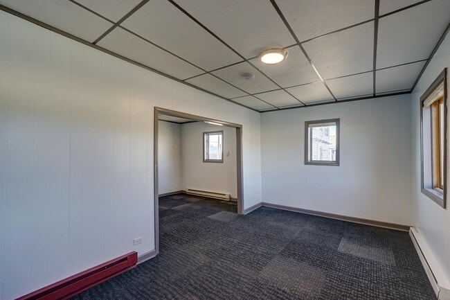 Building Photo - 1305 Poplar St