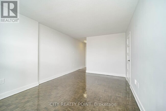 Building Photo - 1500 Bathurst St